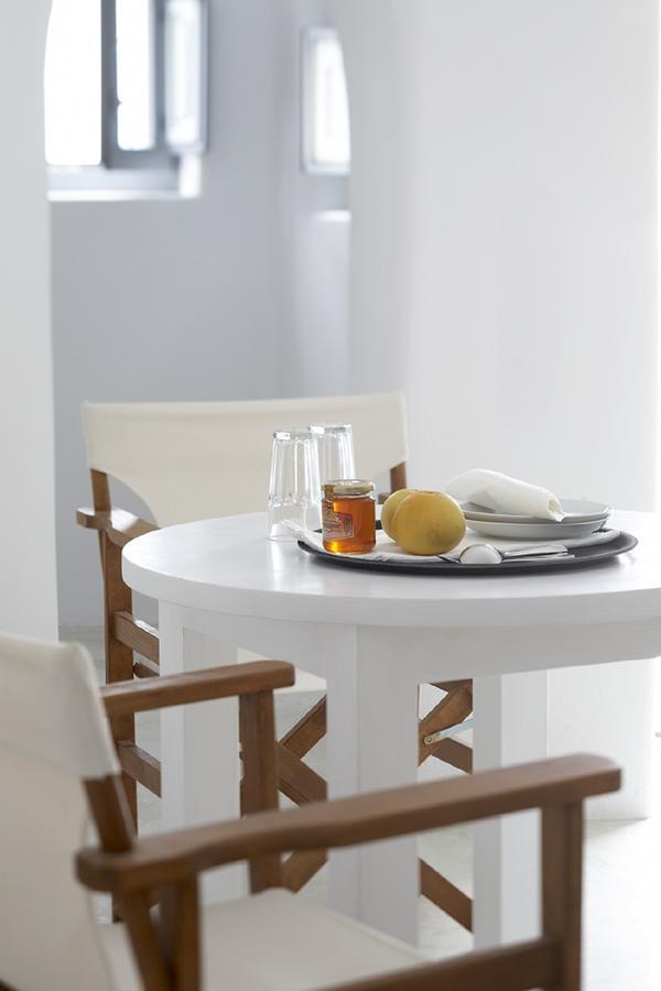 White Suite Oia  Luaran gambar